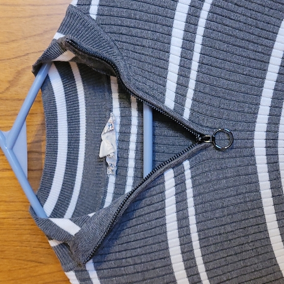 Striped sweater - Picture 4 of 4